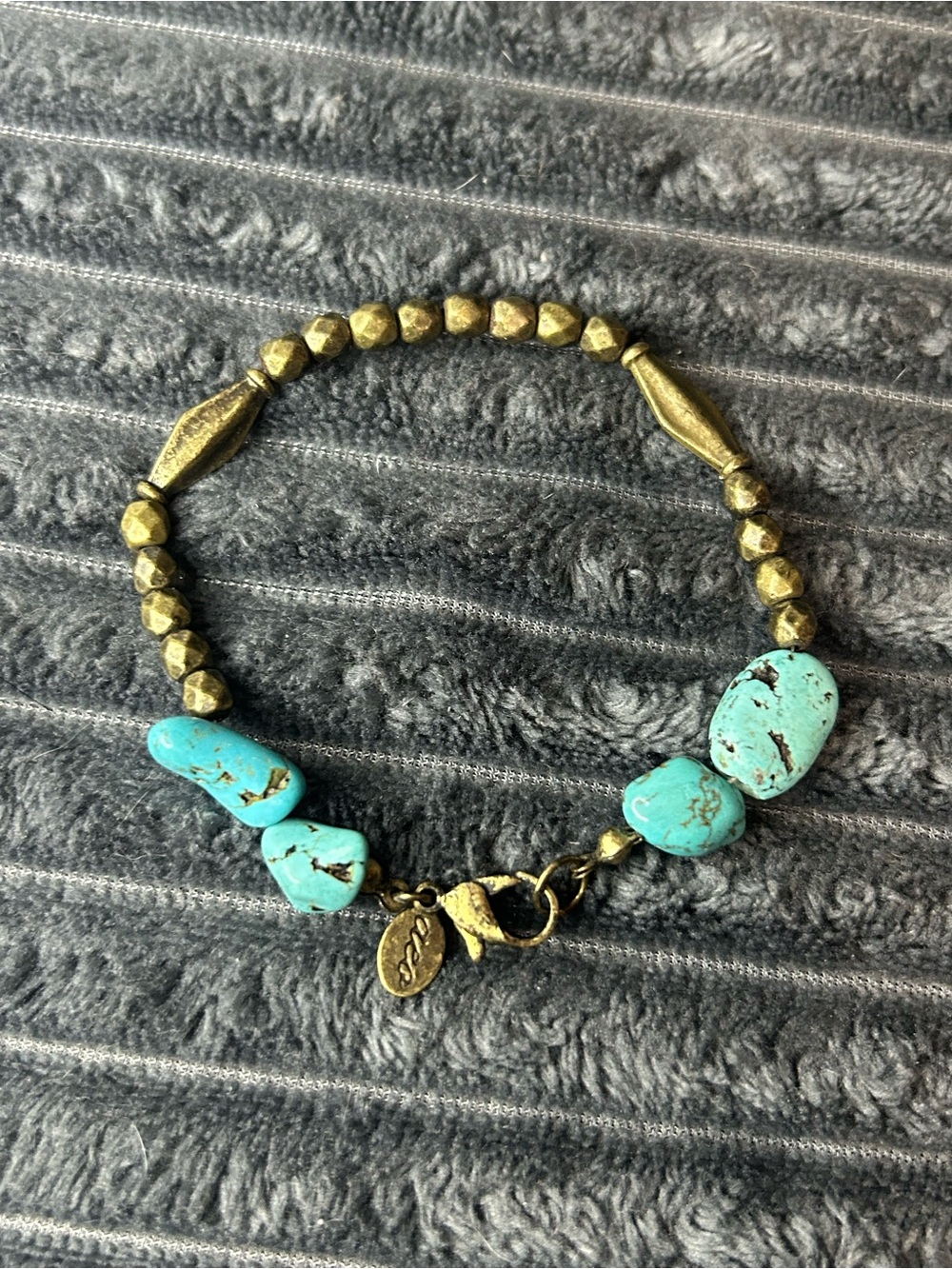 Vintage Y2K American Eagle (AEO) Turquoise & Brass Beaded Bracelet